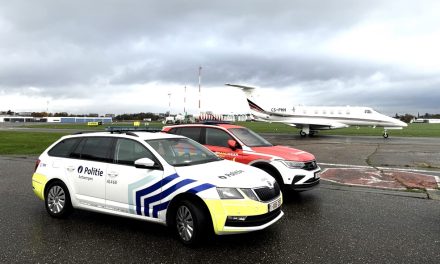 Veel hulpdiensten en hulpverleners op de luchthaven van Deurne