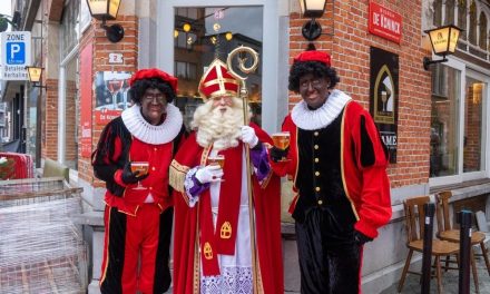 Een egaal zwarte Zwarte Piet of een Zwarte Piet met roetvegen?